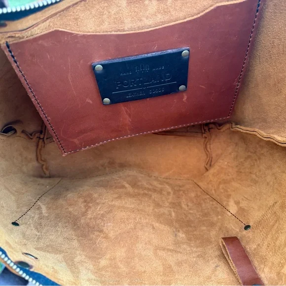 Portland Leather Tote Bag Zipper Close - Picture 3 of 6